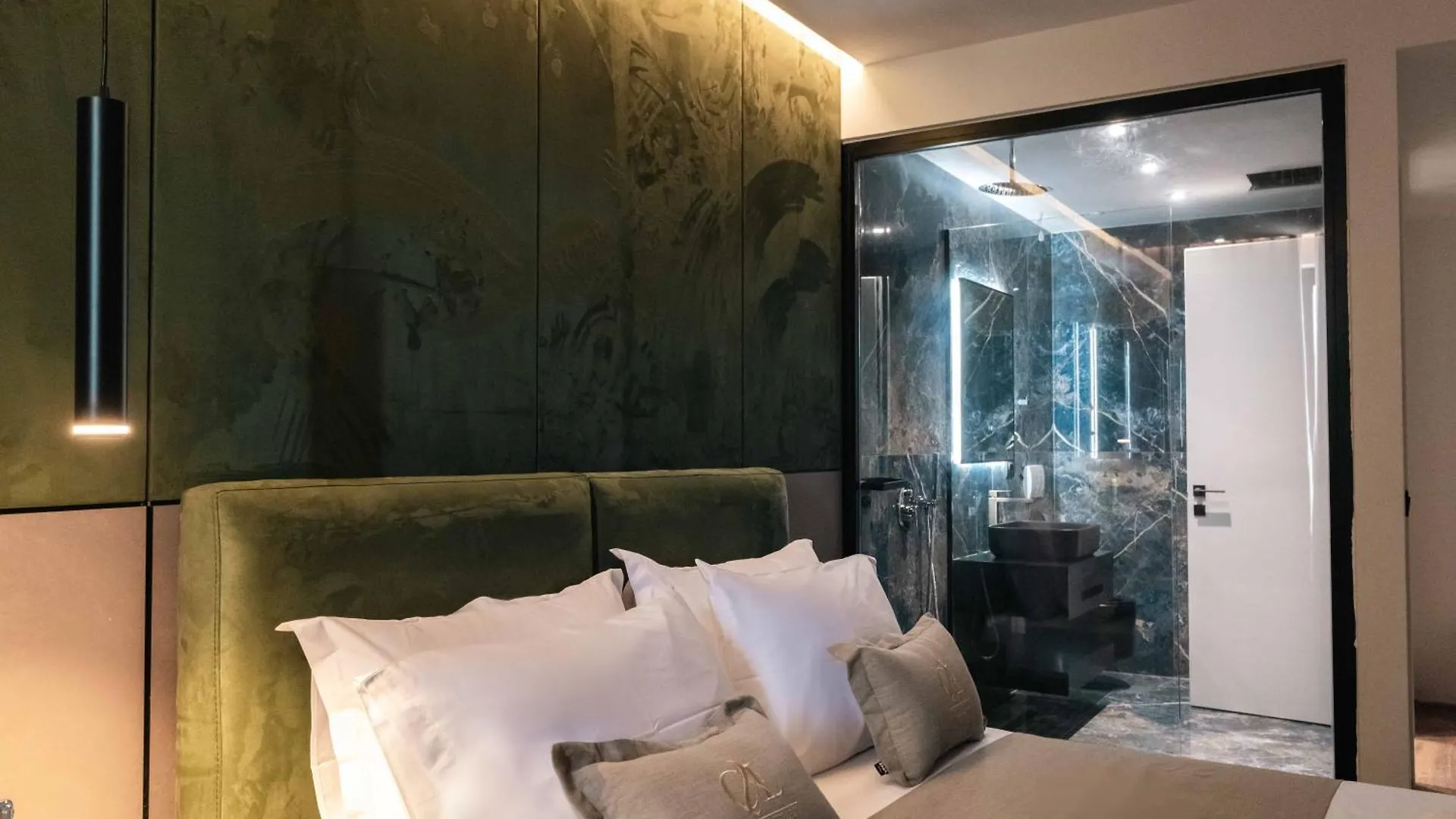 Cuni Luxury Hotel Sarandë 4*,